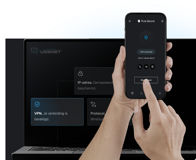 Een close-up van een paar handen die een mobiele telefoon vasthouden met daarop een Pure Secure-scherm. Op de achtergrond staat een laptop die verschillende voordelen van Pure Secure toont, waaronder VPN, IP-masking, enz.