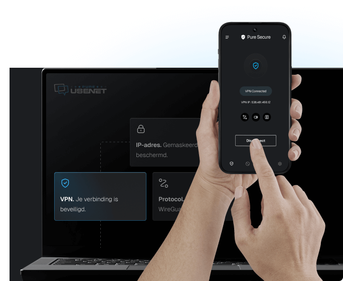Een close-up van een paar handen die een mobiele telefoon vasthouden met daarop een Pure Secure-scherm. Op de achtergrond staat een laptop die verschillende voordelen van Pure Secure toont, waaronder VPN, IP-masking, enz.